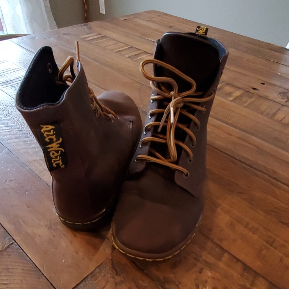 Dr martens brown leather boots.